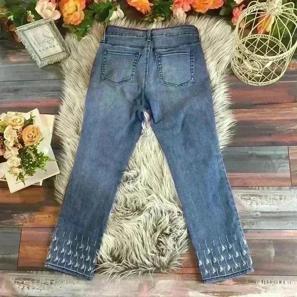 Not Your Daughters Jeans Slim Ankle Lift and Tuck Technology Embroidered Jeans - Picture 10 of 11